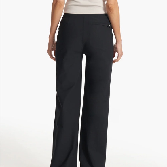 Vuori Women's Black Wide-Leg Trousers - Picture 5 of 16